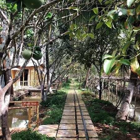 Hide Away Bungalows In Ben Tre City Екстериор снимка
