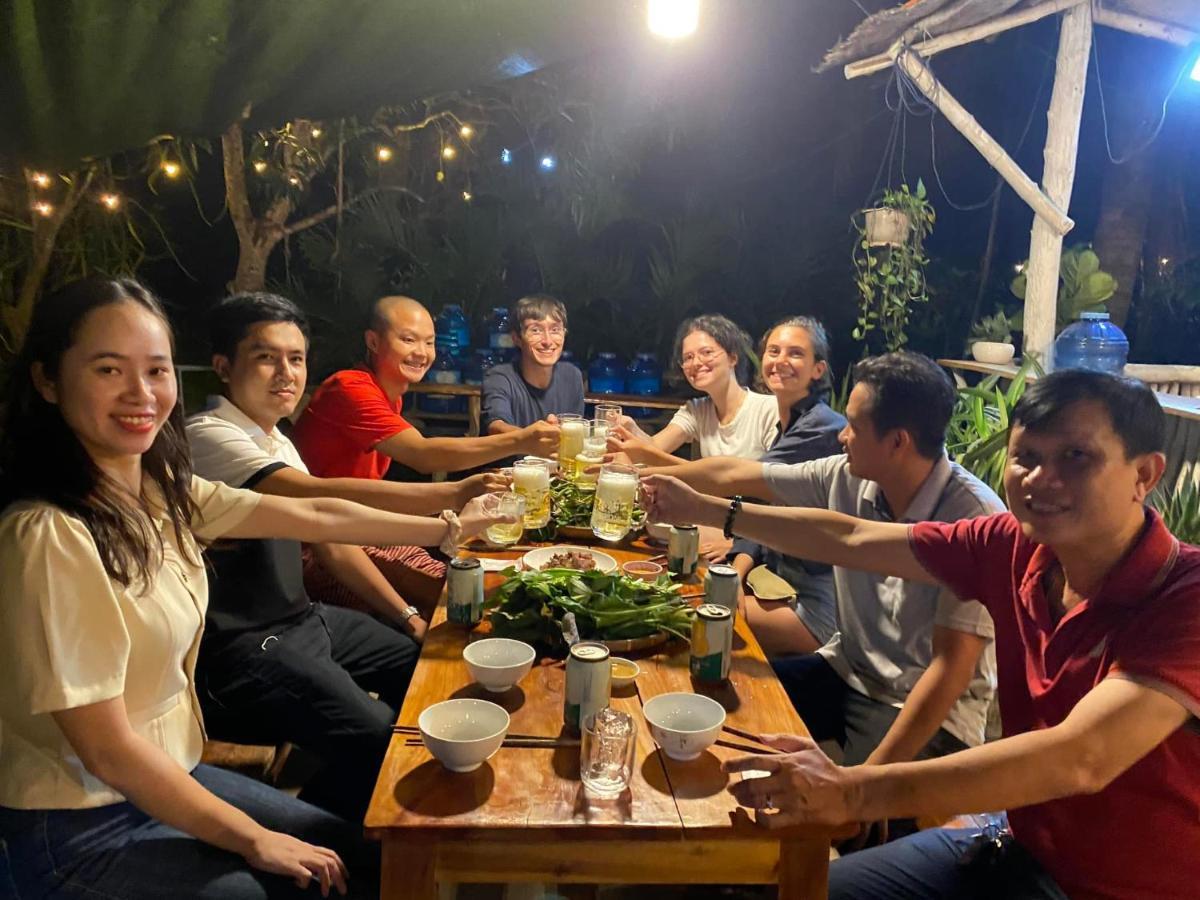 Hide Away Bungalows In Ben Tre City Екстериор снимка