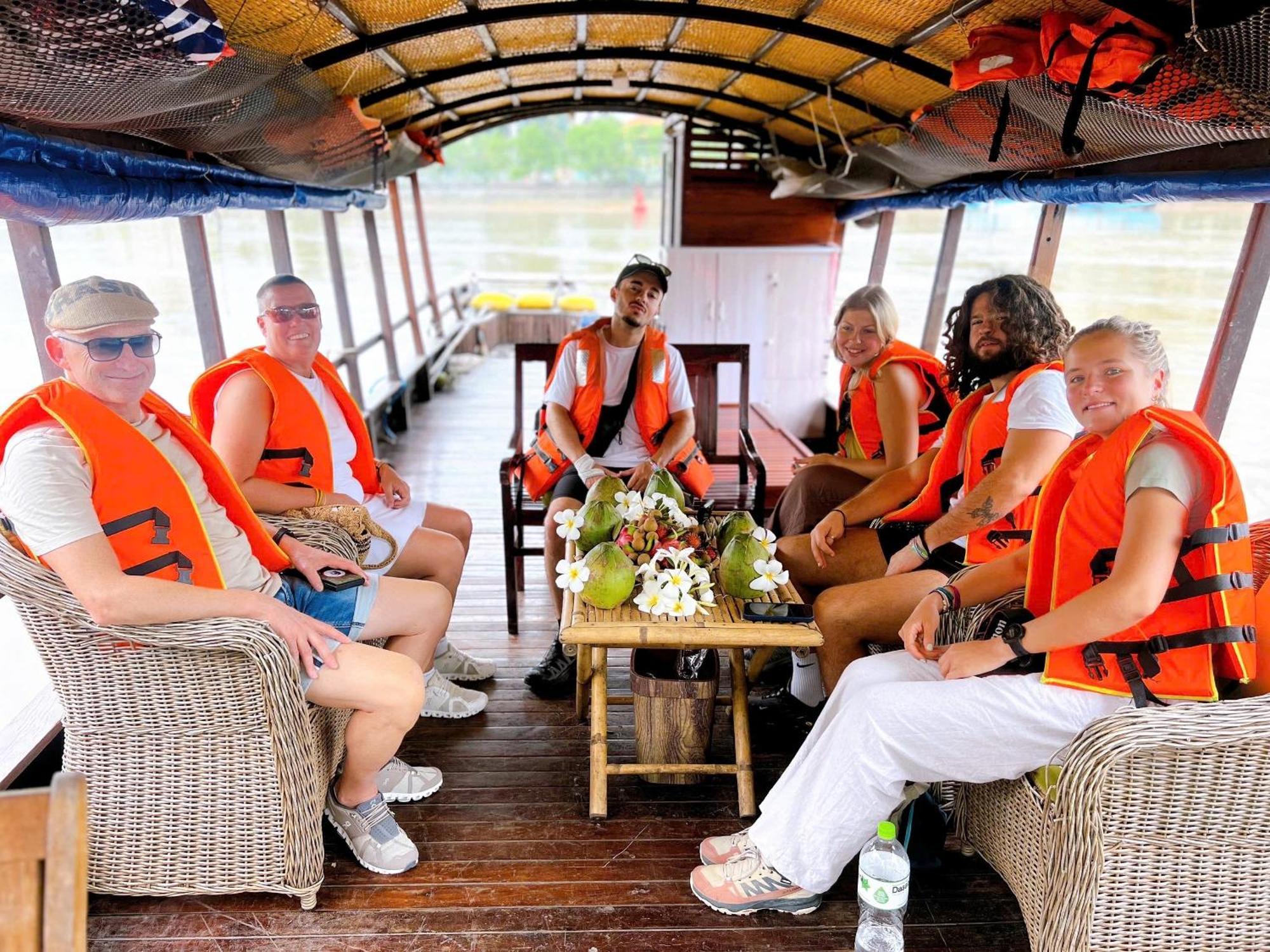 Hide Away Bungalows In Ben Tre City Екстериор снимка